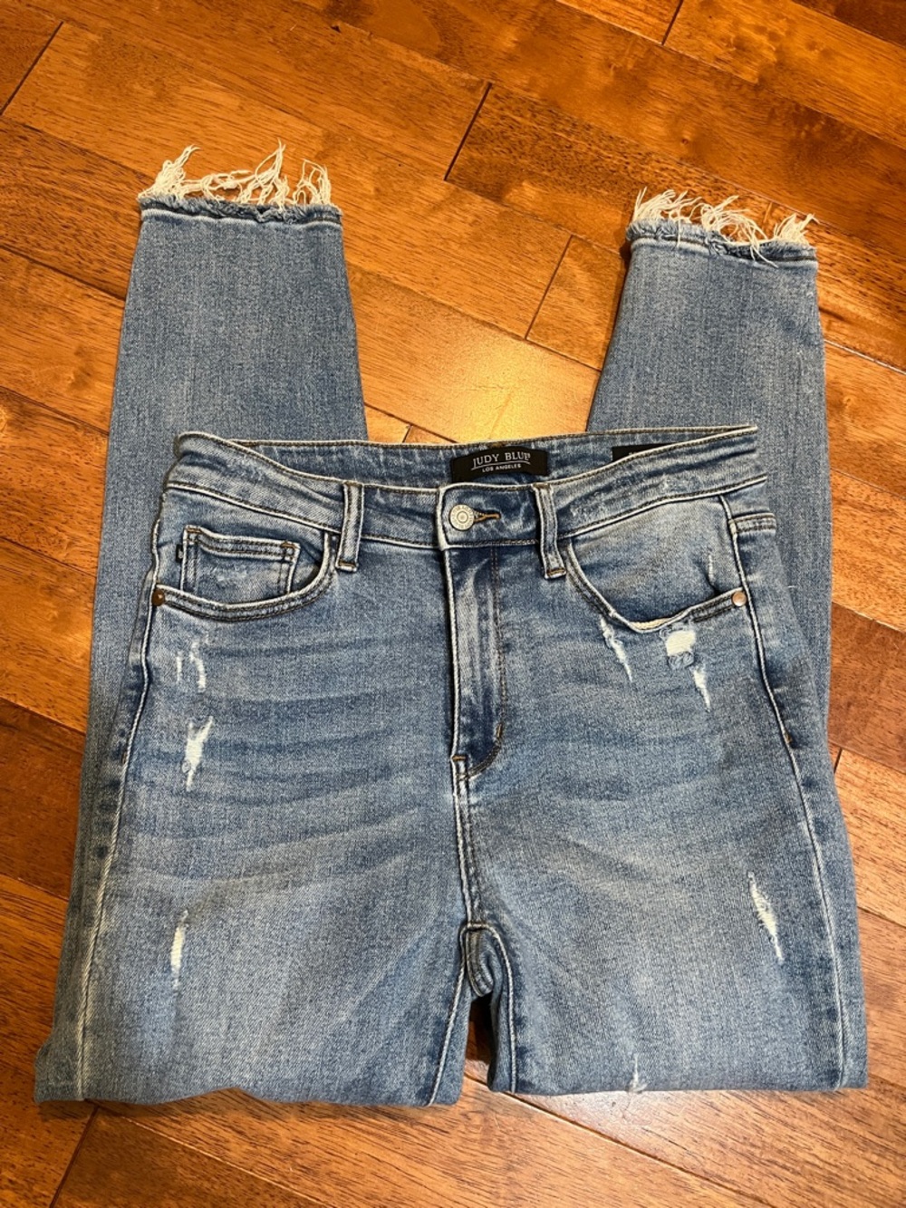 Judy Blue Light Blue Distressed Ankle Crop Jeans